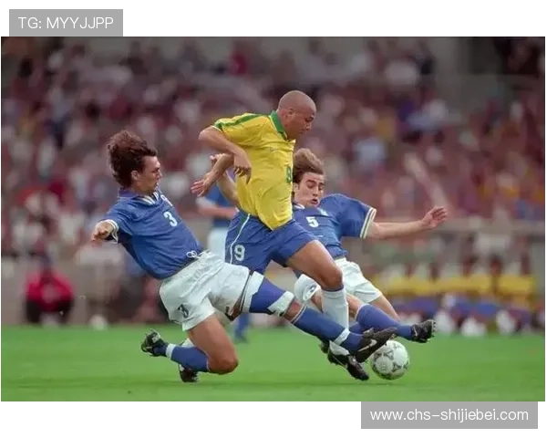 世界杯曝光背后隐藏的精彩瞬间：深度揭秘赛事背后的故事与精彩瞬间